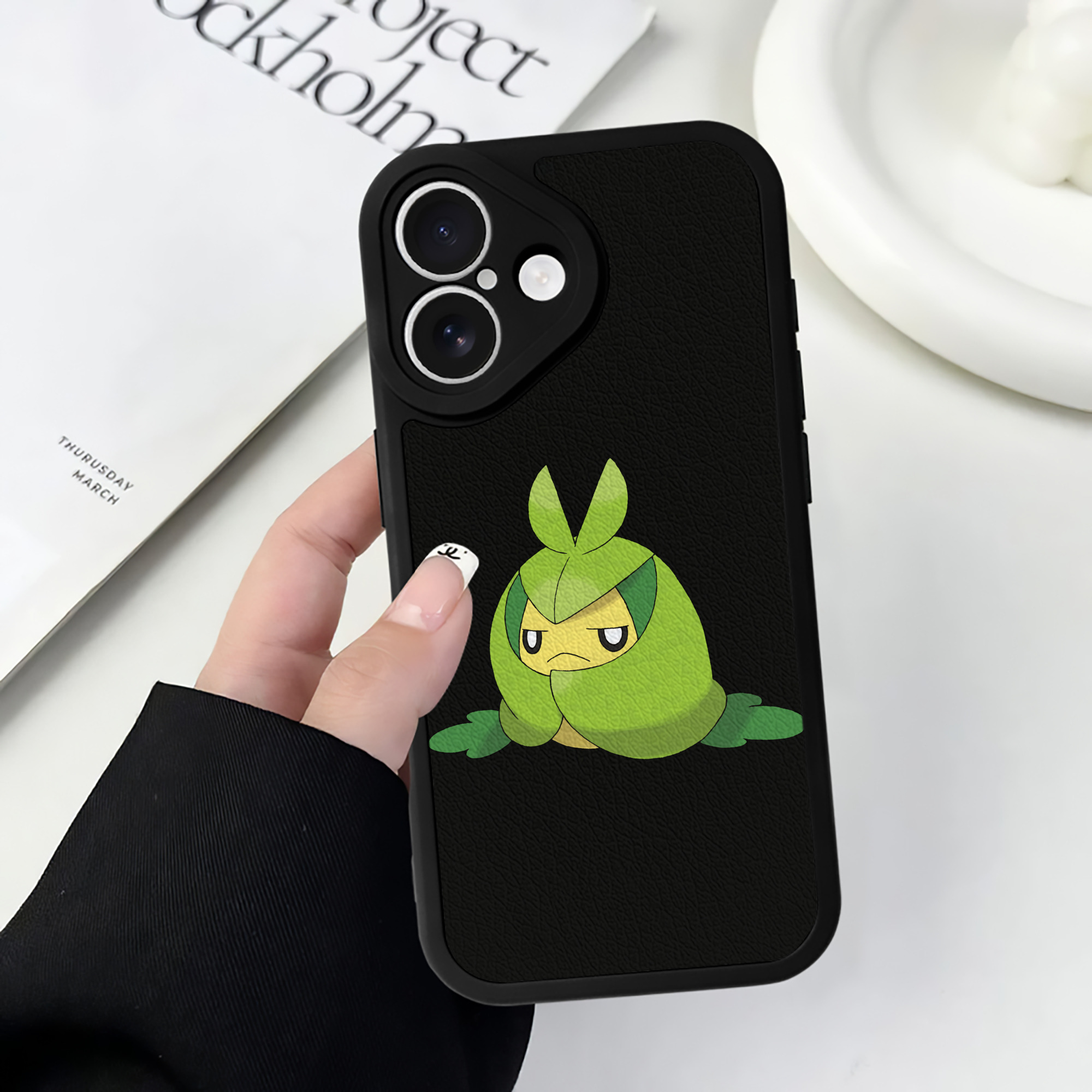 （画像用） ポケットモンスター Pokémon 【iPhone 16シリーズ対応】シリコンスマホケース（レザー調） 材質：シリコン